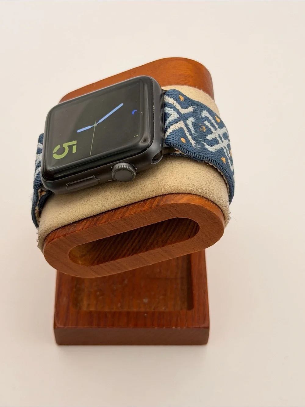 Apple Watch, Nike x Series 2, 42mm, Tested, Extra Band, Charger Included, gray